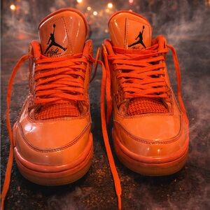 Jordan 4 Hot Punch